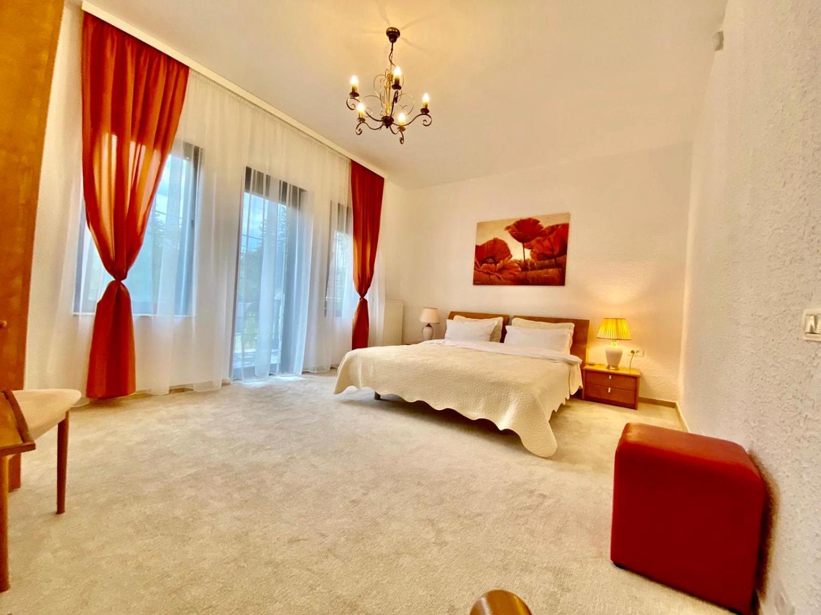 Vila Terase Hotell Sinaia Exteriör bild