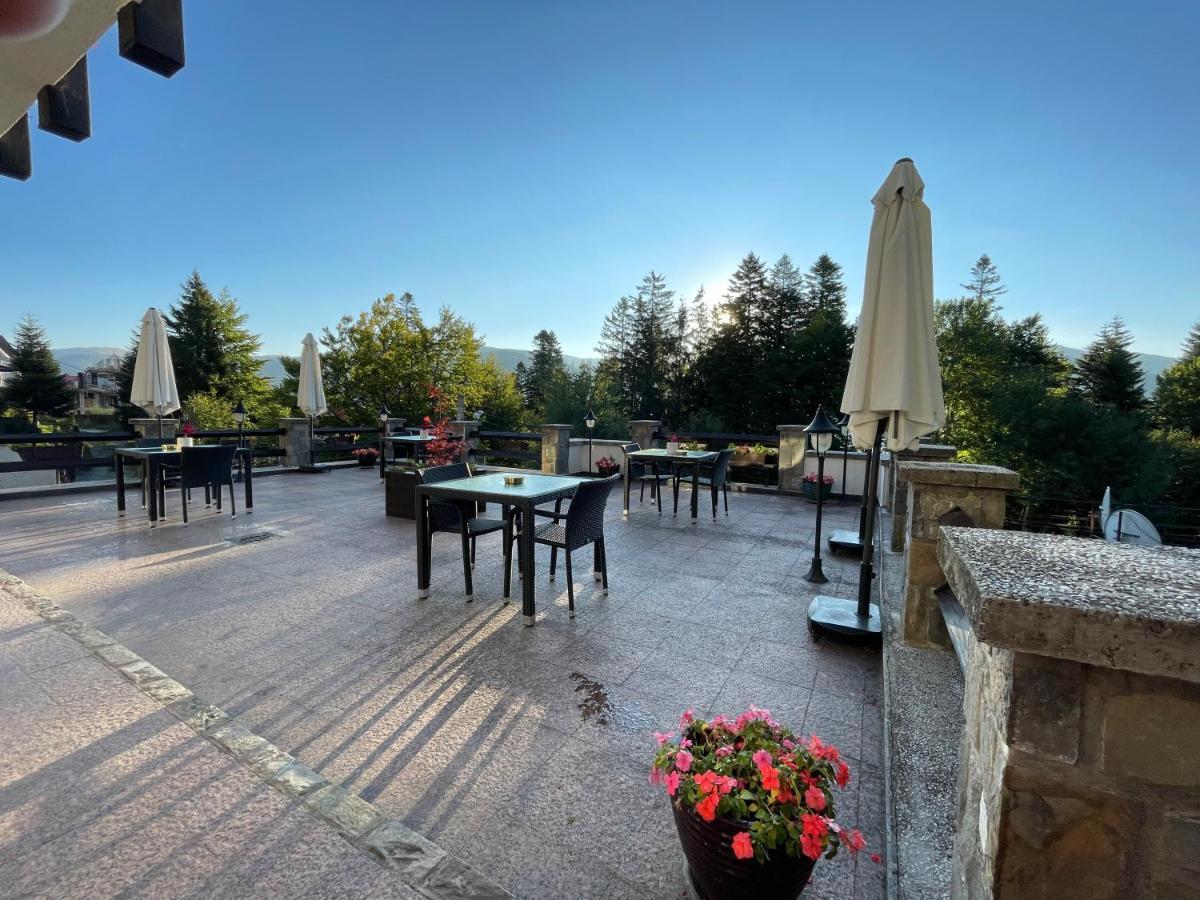 Vila Terase Hotell Sinaia Exteriör bild