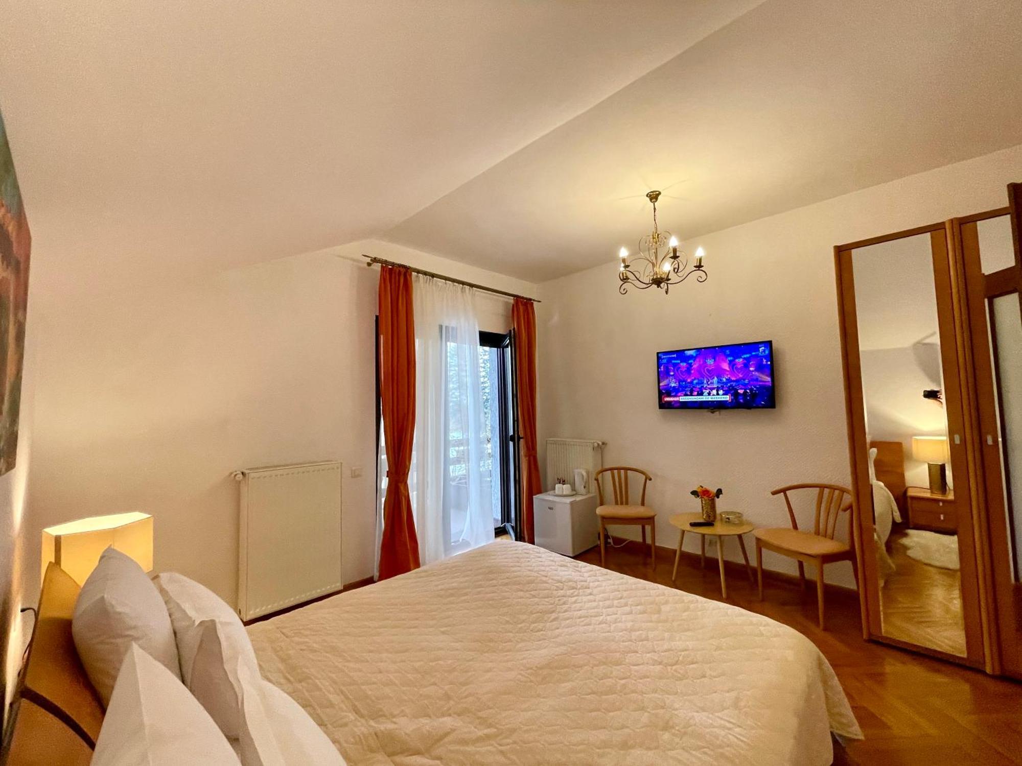 Vila Terase Hotell Sinaia Exteriör bild