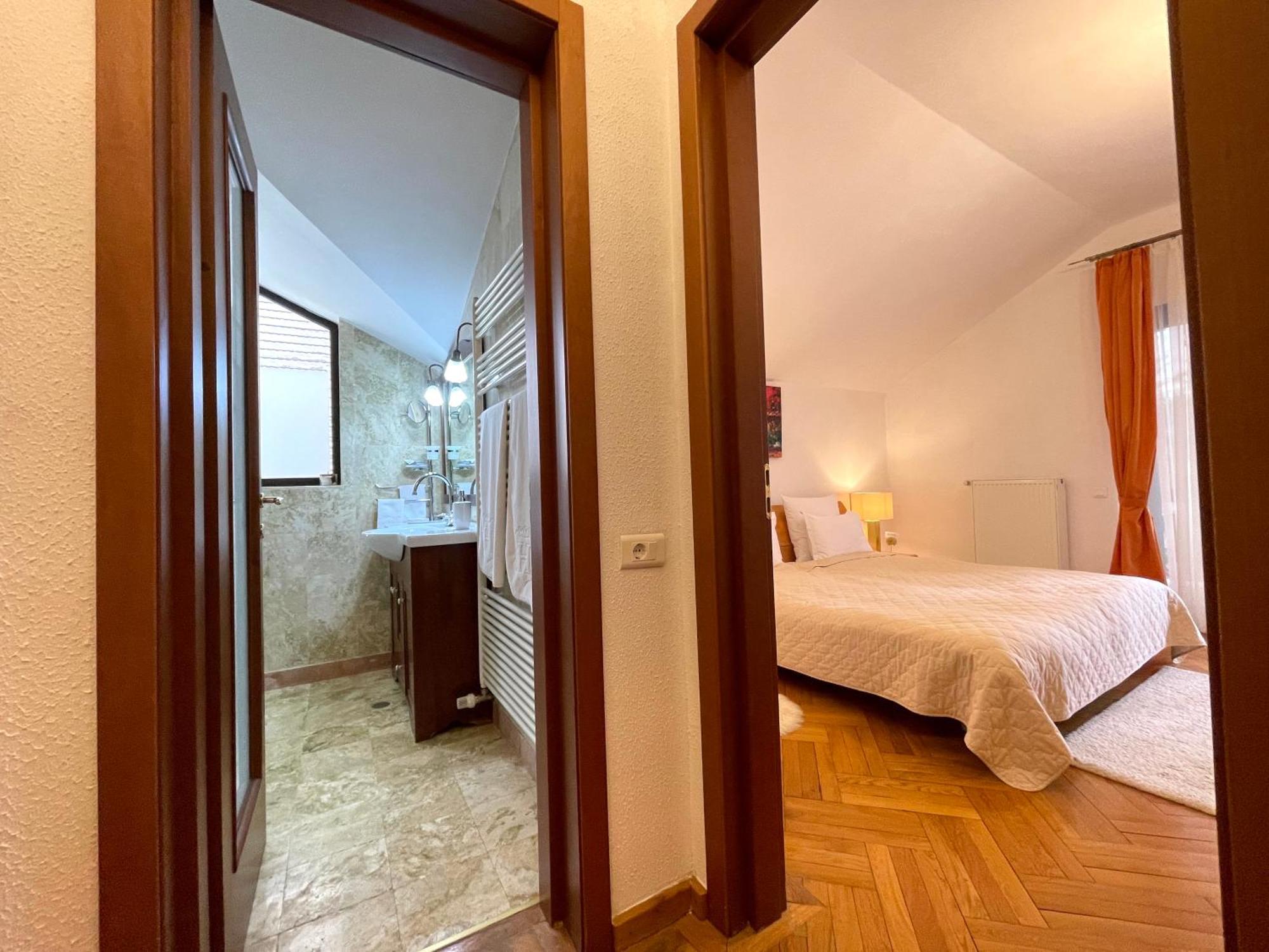 Vila Terase Hotell Sinaia Exteriör bild