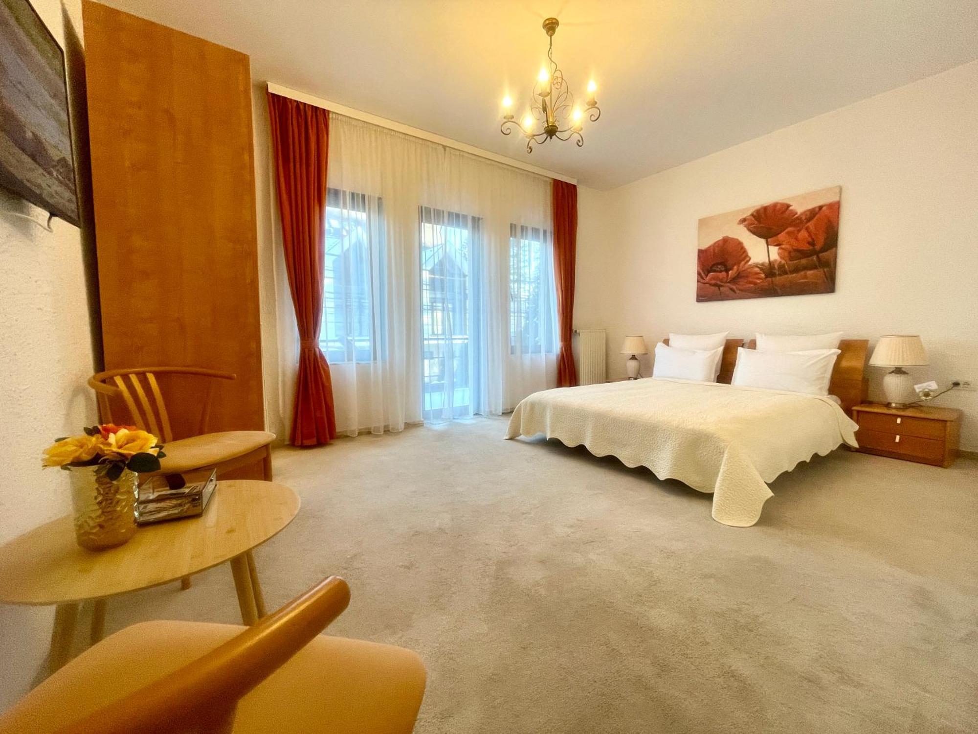 Vila Terase Hotell Sinaia Exteriör bild