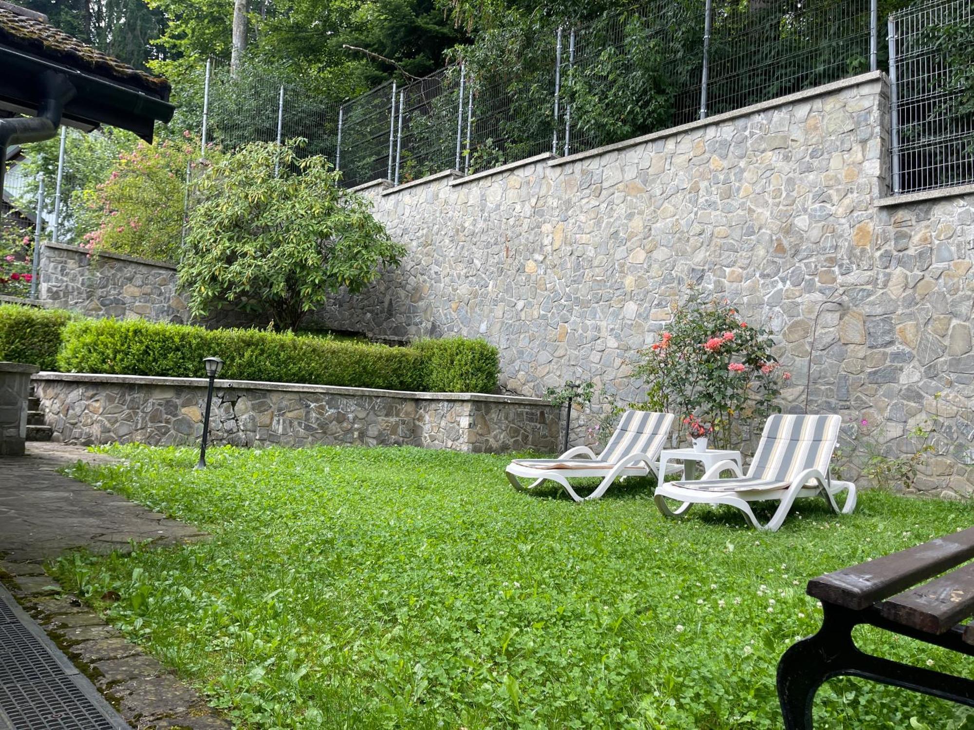 Vila Terase Hotell Sinaia Exteriör bild