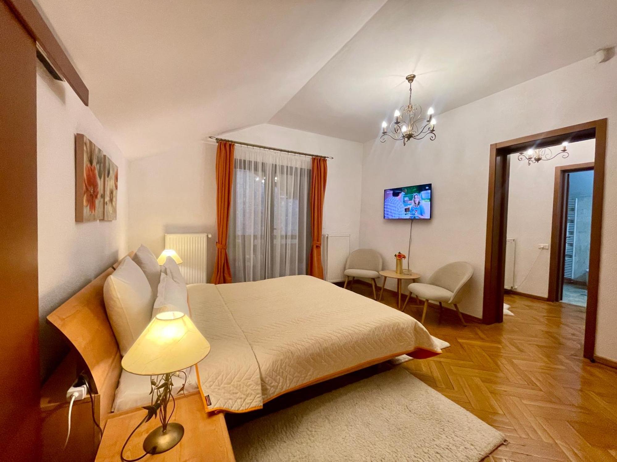 Vila Terase Hotell Sinaia Exteriör bild