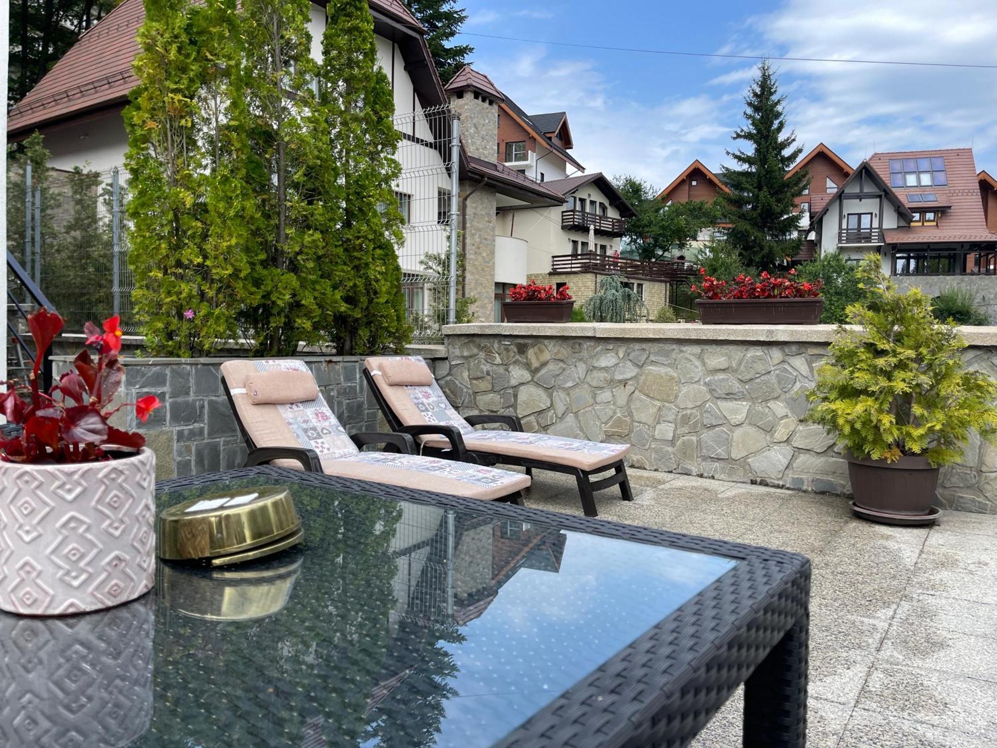 Vila Terase Hotell Sinaia Exteriör bild