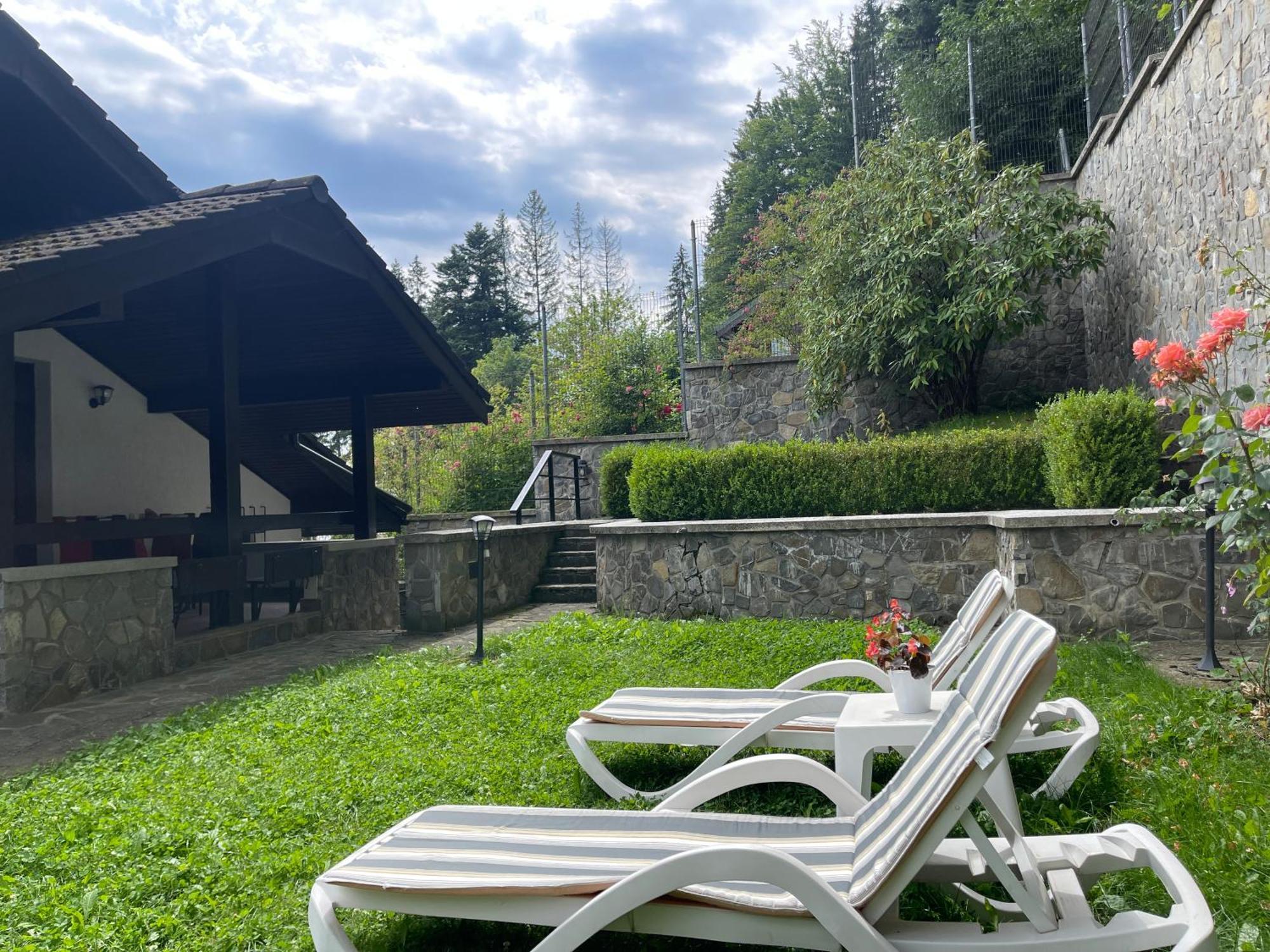 Vila Terase Hotell Sinaia Exteriör bild